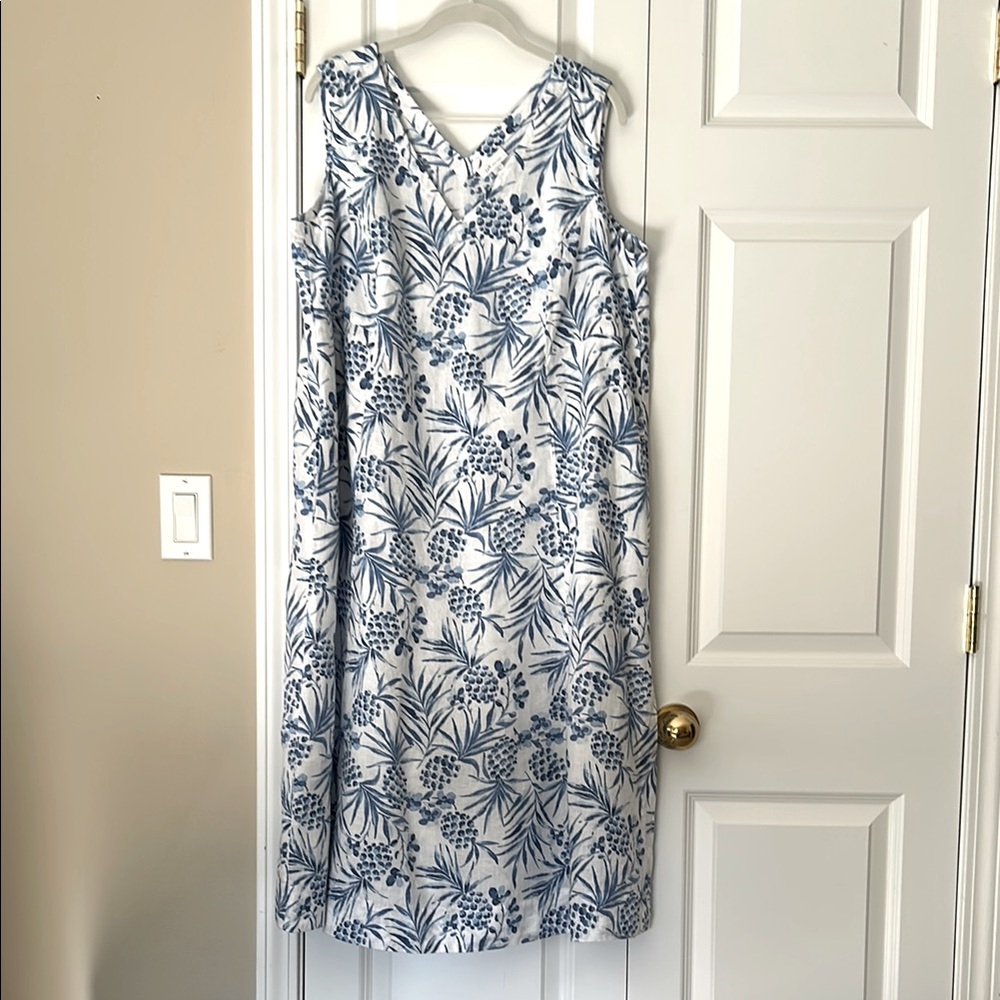 J Jill Love Linen blue/white pineapple print dress